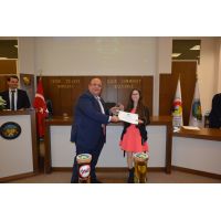 Prizes get awarded in the Agriculture Rises with the Youngsters Project Contest